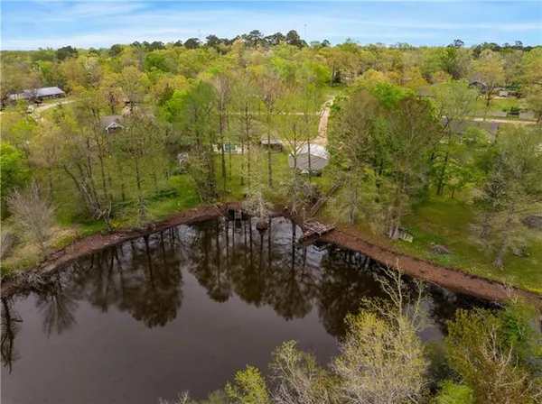 $389,500 | 1240 Lake Drive, Woodworth, LA 71485