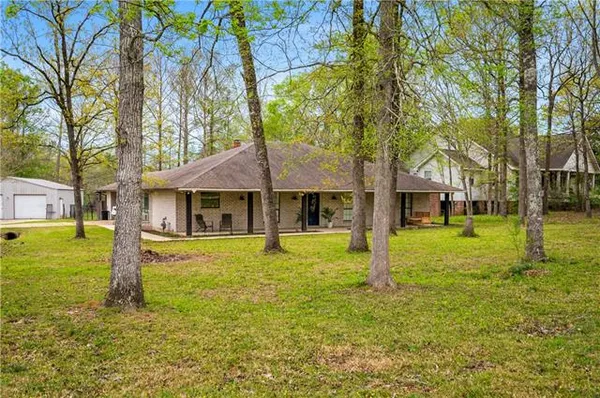$389,500 | 1240 Lake Drive, Woodworth, LA 71485