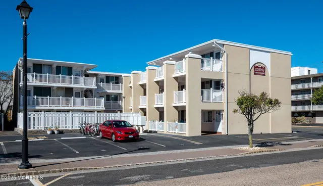 a picture of a building