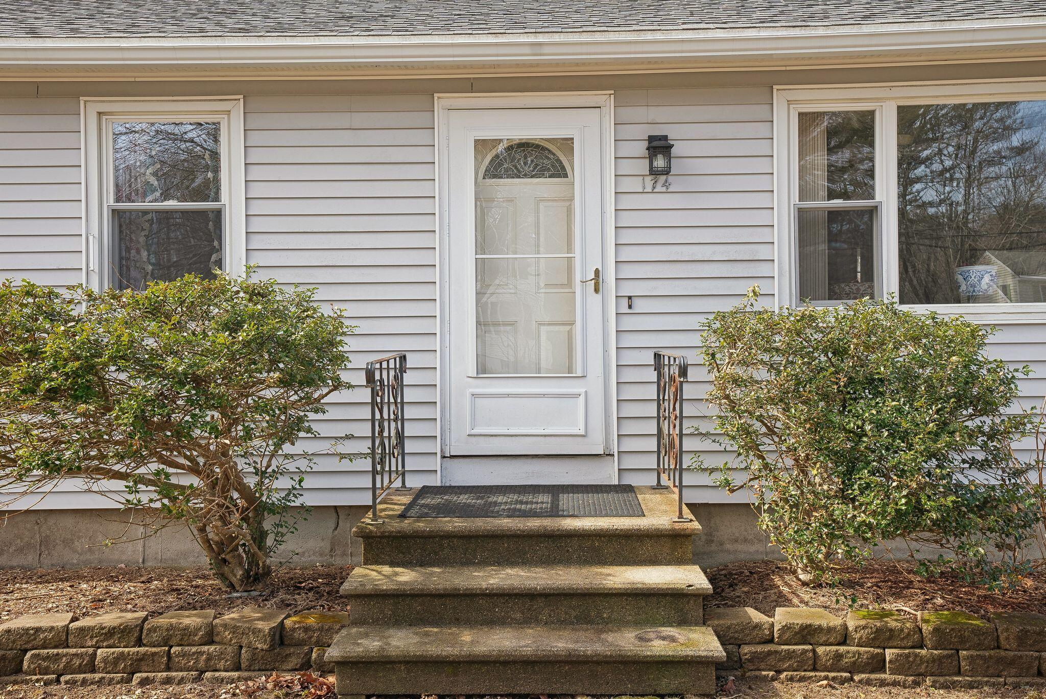 174 River Road Topsham, ME 04086 - Photo 3 of 12 DSC06122