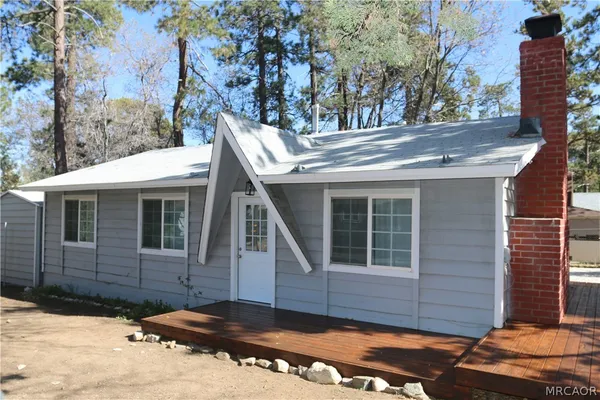 $399,900 | 509 Moreno Lane, Sugarloaf, CA 92386