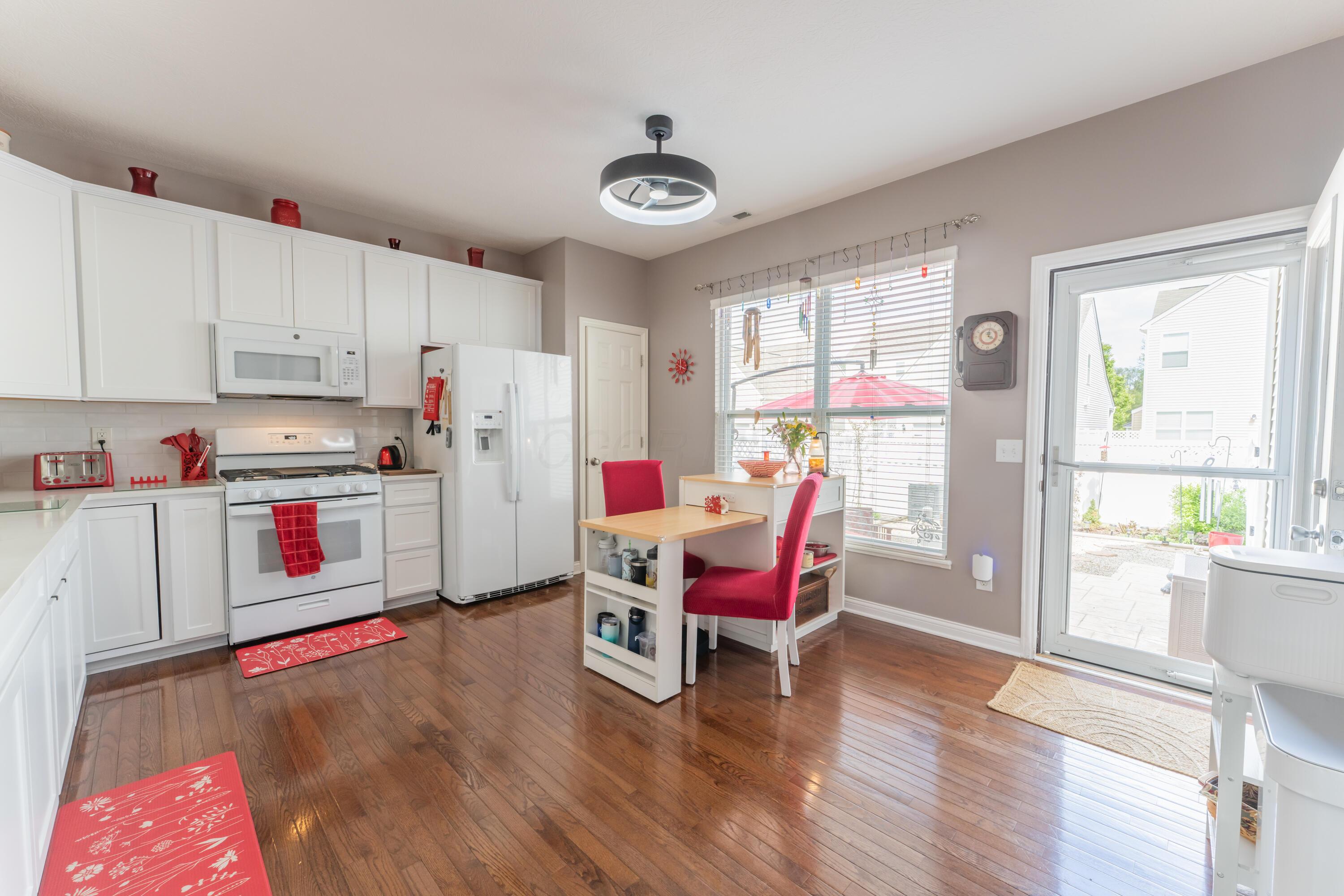 5712 Stearns Road Dublin, OH 43016 - Photo 11 of 42 5712Streams-2138-HDR