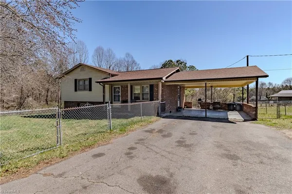 $214,900 | 636 Hamburg Street, Mount Airy, NC 27030