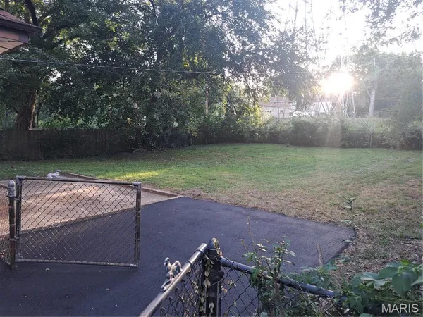 $1,600 | 6933 Berkridge Court, Hazelwood, MO 63042