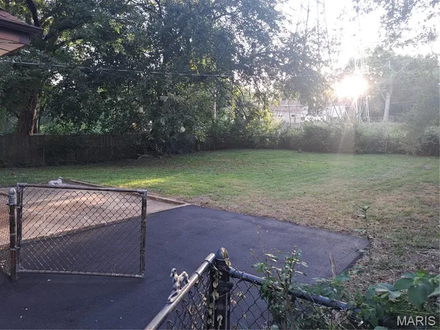 $1,600 | 6933 Berkridge Court, Hazelwood, MO 63042