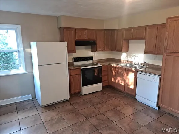 $1,600 | 6933 Berkridge Court, Hazelwood, MO 63042