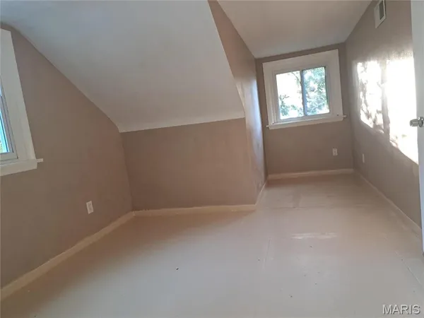 $1,600 | 6933 Berkridge Court, Hazelwood, MO 63042