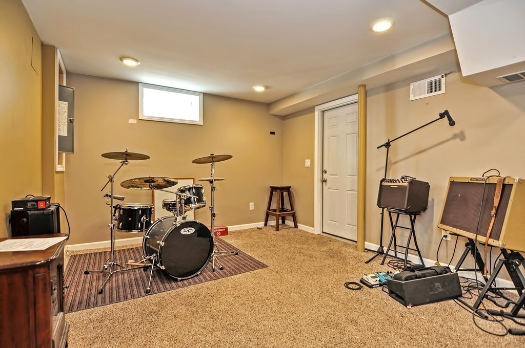 19 Cliff Street Worcester, MA 01607 - Photo 26 of 30 Gallery Image 26