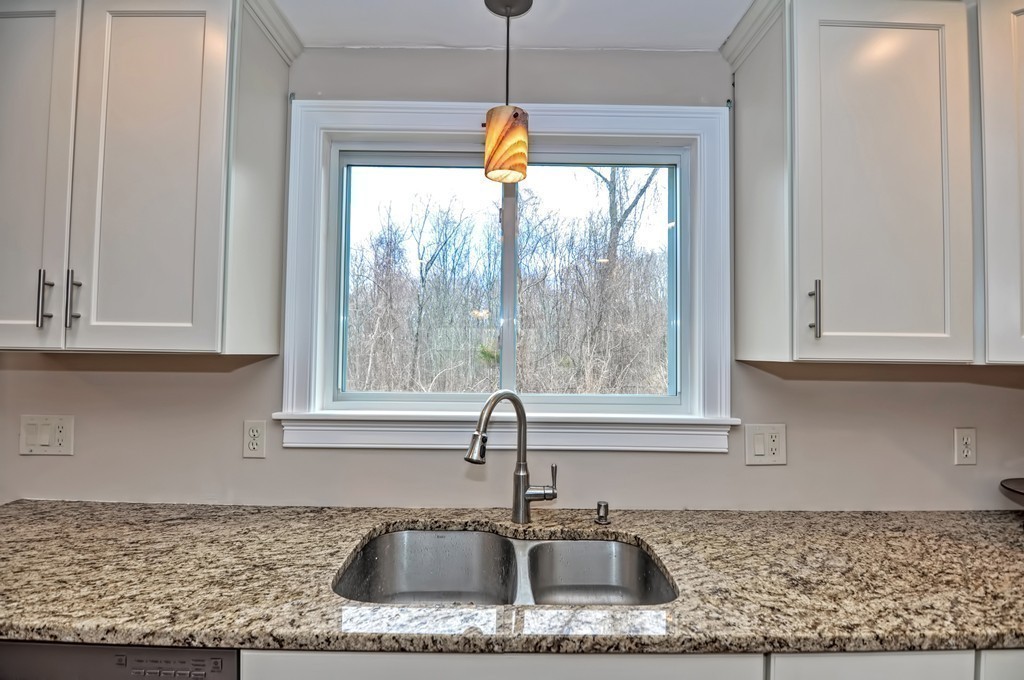 19 Cliff Street Worcester, MA 01607 - Photo 8 of 30 Gallery Image 8