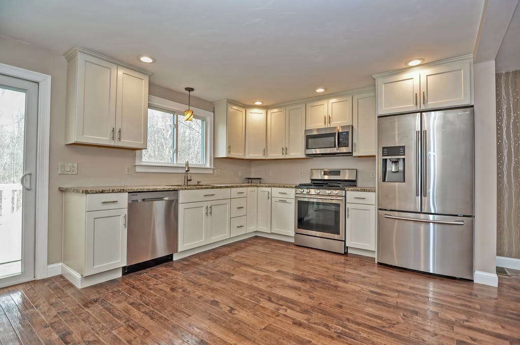 19 Cliff Street Worcester, MA 01607 - Photo 9 of 30 Gallery Image 9
