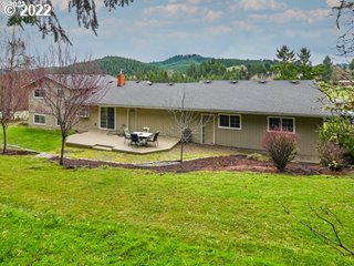 25847 Crow Road Eugene, OR 97402 - Photo 12 of 32 Gallery Image 12
