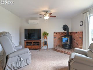 25847 Crow Road Eugene, OR 97402 - Photo 13 of 32 Gallery Image 13