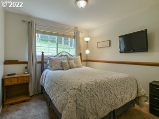 25847 Crow Road Eugene, OR 97402 - Photo 17 of 32 Gallery Image 17