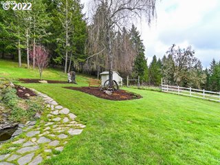 25847 Crow Road Eugene, OR 97402 - Photo 9 of 32 Gallery Image 9