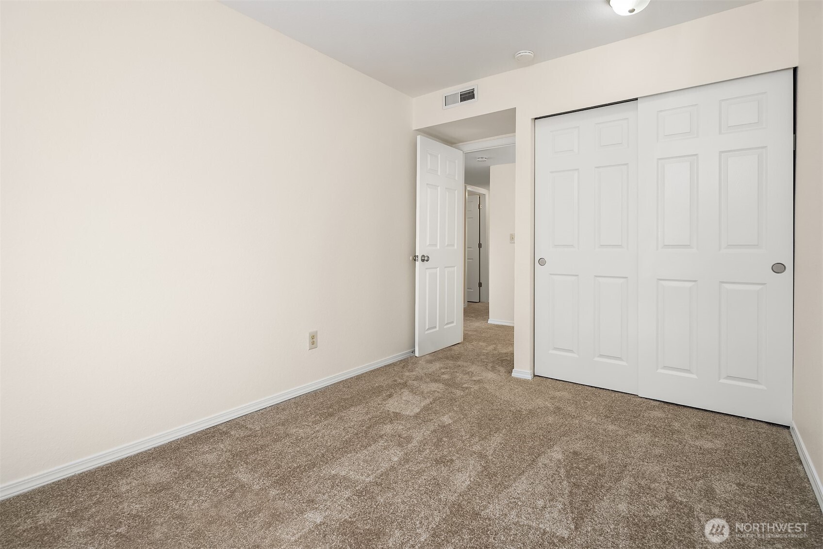 12424 Northeast 145th Street, Unit C25 Kirkland, WA 98034 - Photo 21 of 40 a view of an empty room