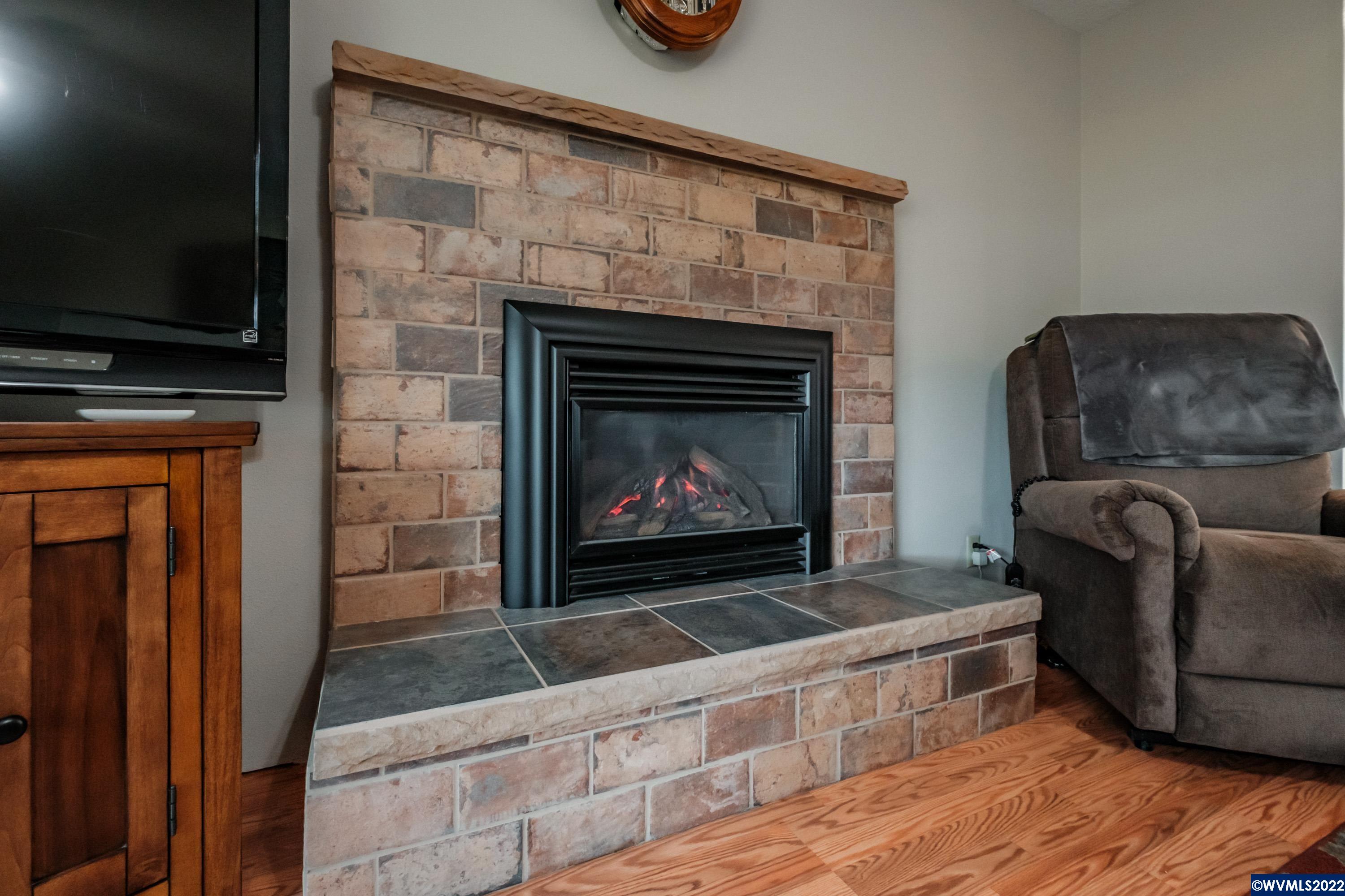 2697 Stoltz Hill Road Lebanon, OR 97355 - Photo 7 of 37 Gallery Image 7