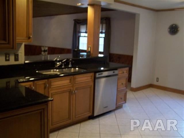 700 Devonshire Road Washington, IL 61571 - Photo 15 of 36 Gallery Image 15