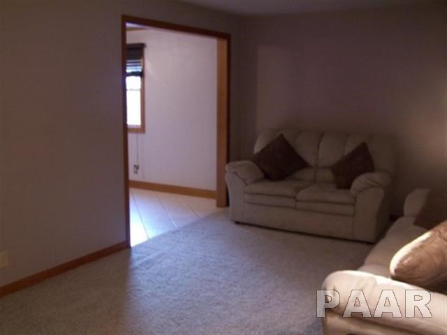 700 Devonshire Road Washington, IL 61571 - Photo 5 of 36 Gallery Image 5