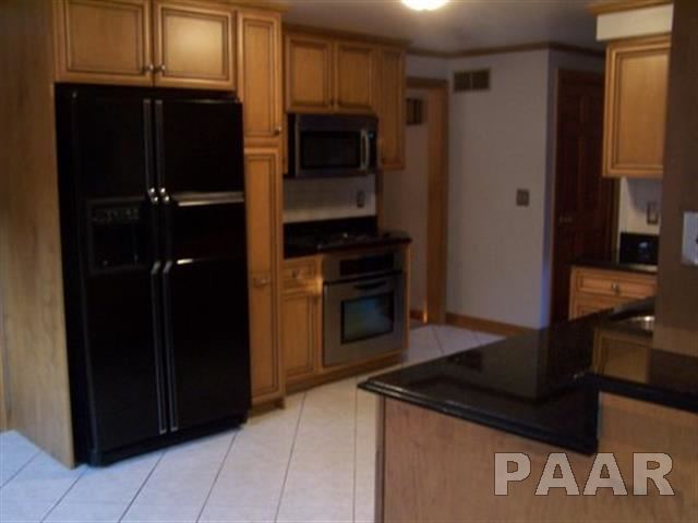 700 Devonshire Road Washington, IL 61571 - Photo 10 of 36 Gallery Image 10