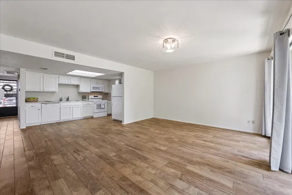 $107,500 | 14777 Wunderlich Drive, Unit 809, Houston, TX 77069