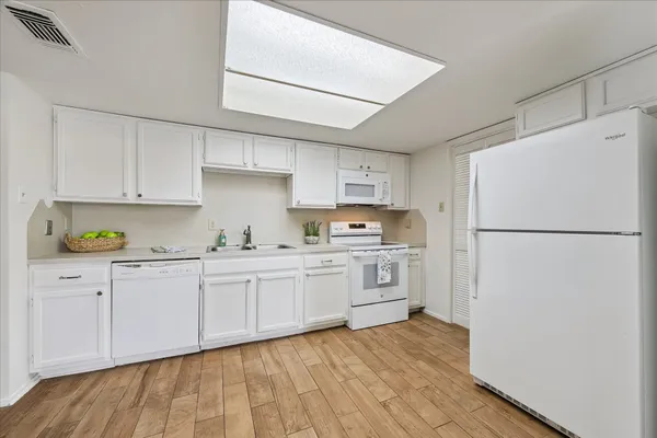 $107,500 | 14777 Wunderlich Drive, Unit 809, Houston, TX 77069