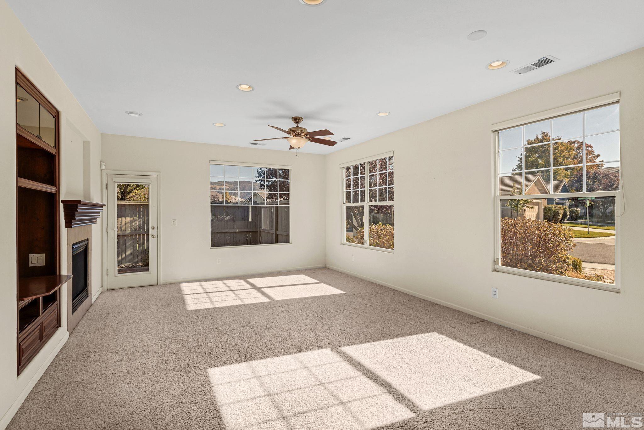 10486 Summershade Lane Reno, NV 89521 - Photo 8 of 33 Photo 8