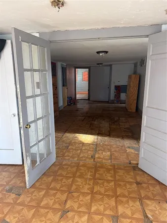 a view of entryway with a front door