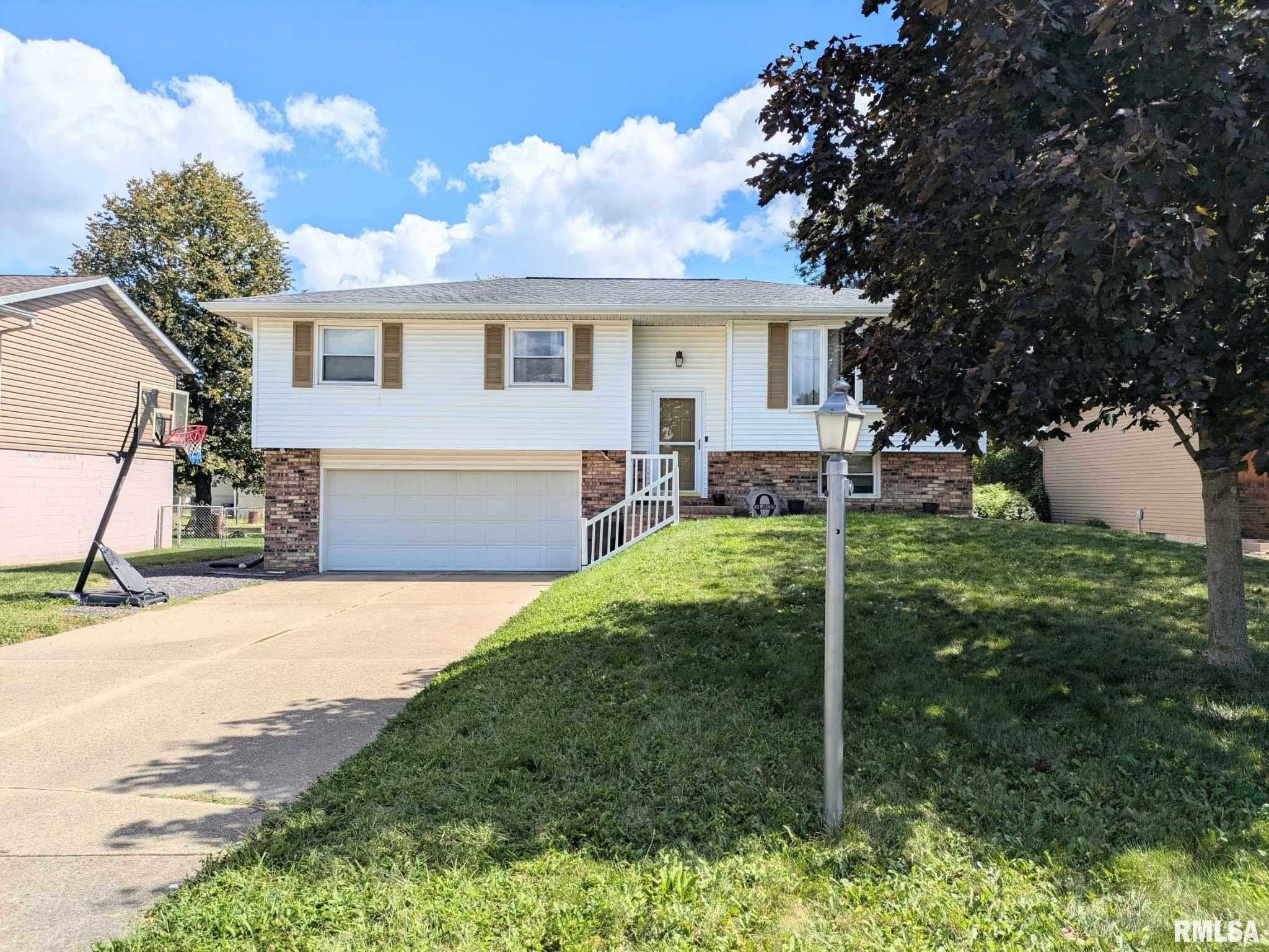 1412 Highview Road East Peoria, IL 61611 - Photo 1 of 31 Gallery Image 1
