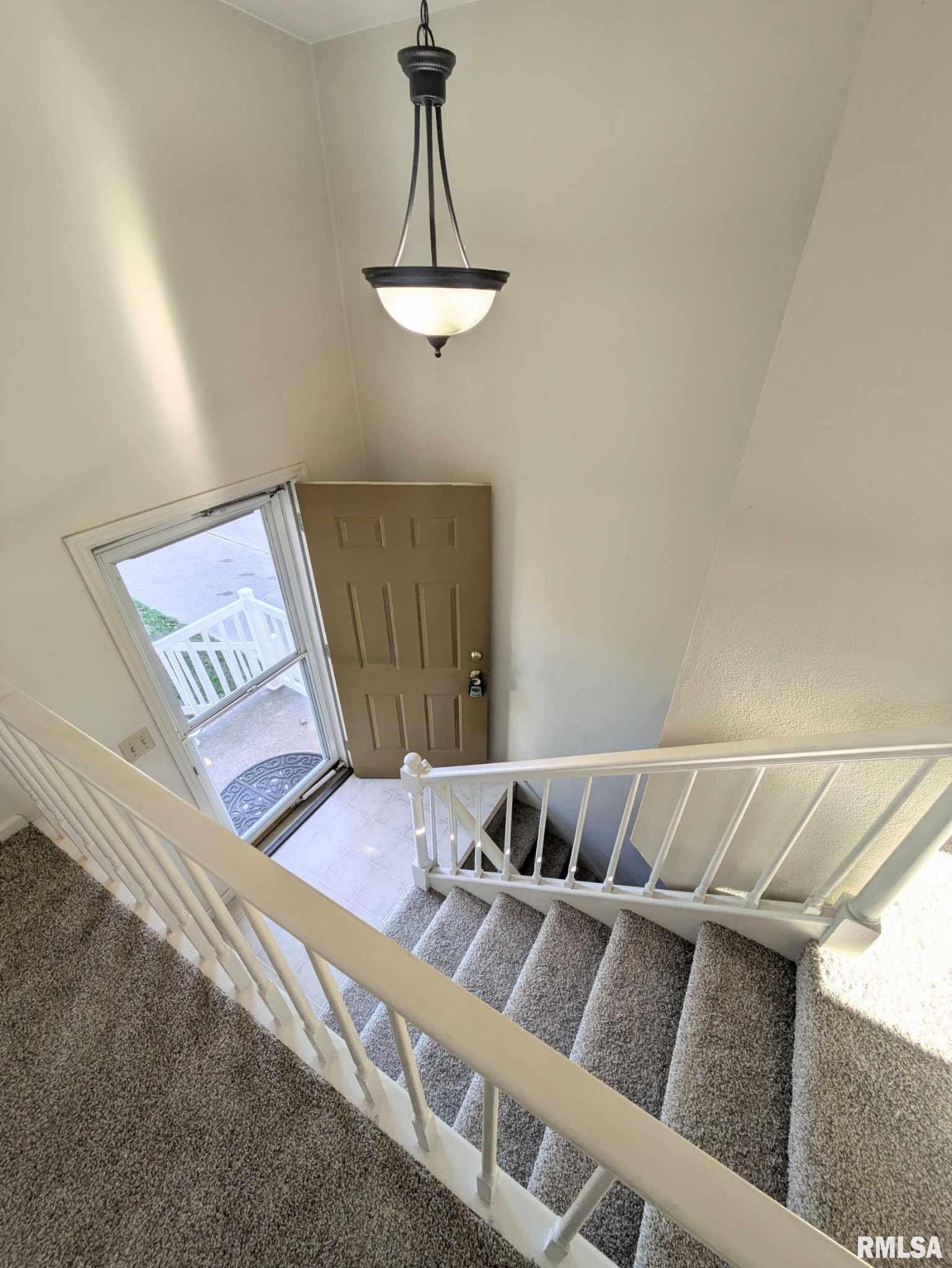 1412 Highview Road East Peoria, IL 61611 - Photo 6 of 31 Gallery Image 6