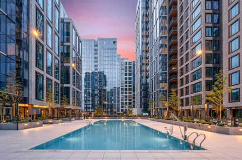 $1,395,000 | 133 Seaport Boulevard, Unit 716, Boston, MA 02210