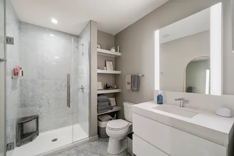 $1,395,000 | 133 Seaport Boulevard, Unit 716, Boston, MA 02210