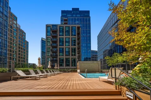 $1,395,000 | 133 Seaport Boulevard, Unit 716, Boston, MA 02210