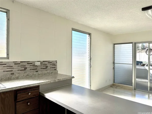 $1,575 | 1641 Nuuanu Avenue, Unit 26, Honolulu, HI 96817