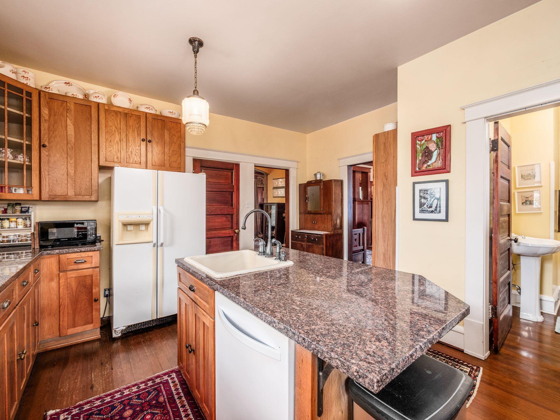112 Arden Road Columbus, OH 43214 - Photo 21 of 49 025_ Rd Columbus OH 43214 USA
