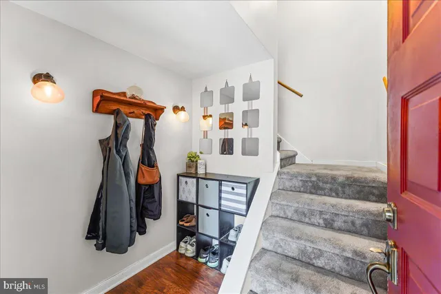 a view of entryway and hall