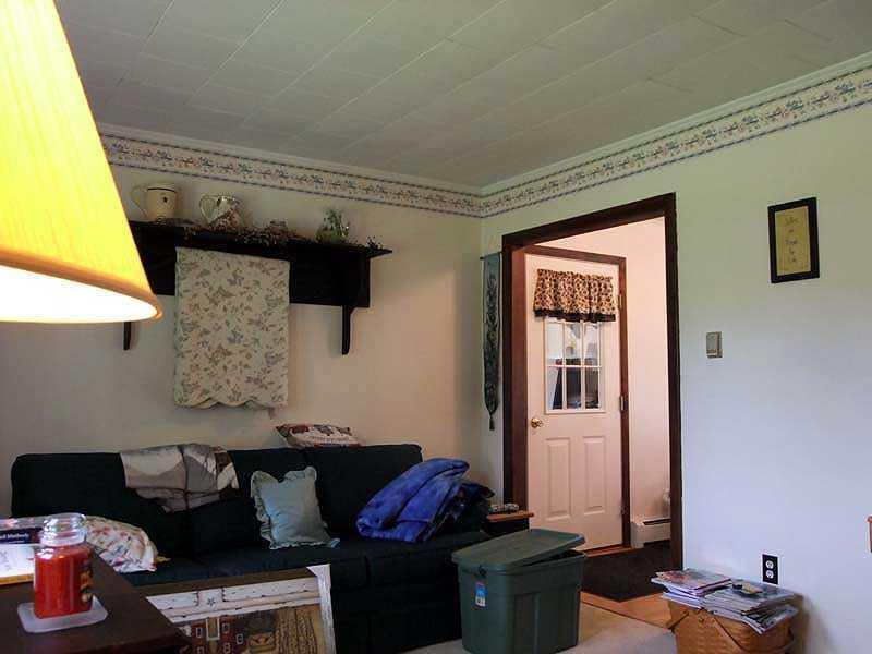 726 Ludlow Road Houlton, ME 04730 - Photo 17 of 35 Living Room.