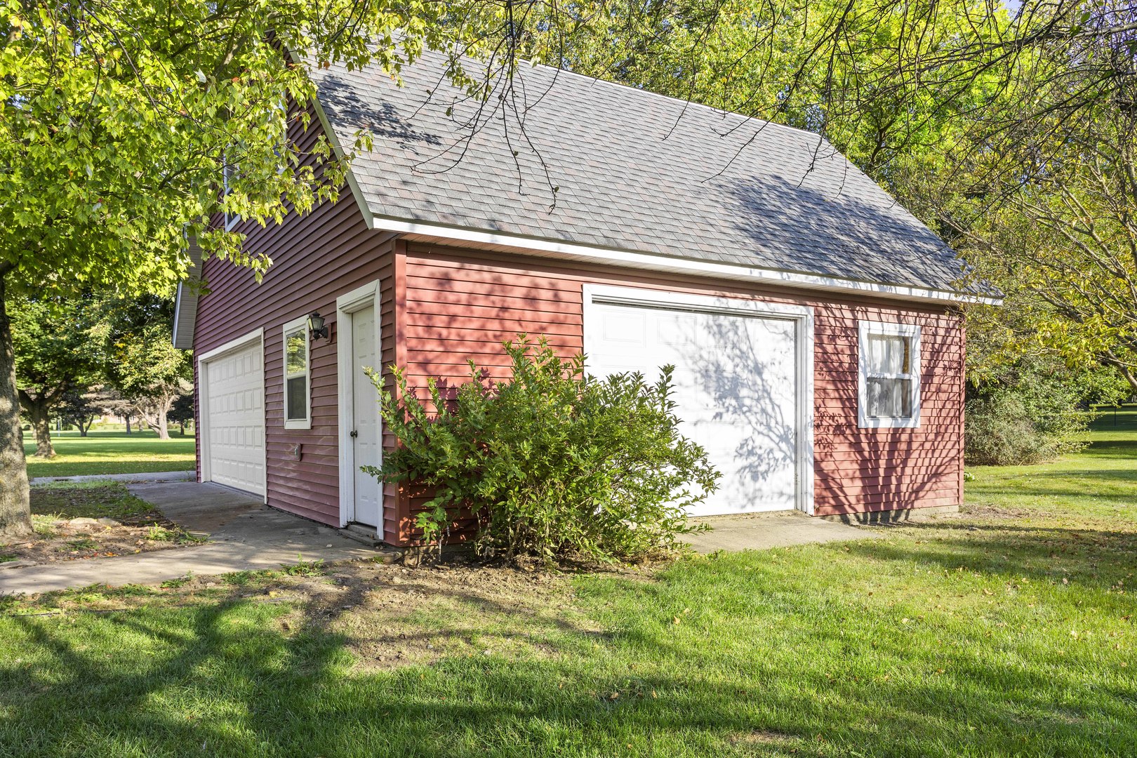 21517 Dunham Road Harvard, IL 60033 - Photo 23 of 36 a view of a house with backyard and garden