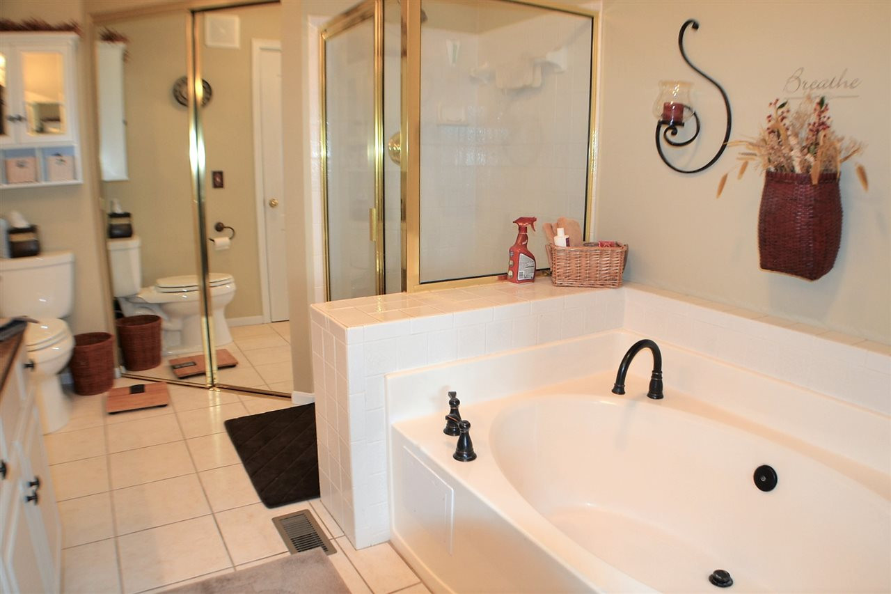 7311 Ridge Edge Court Florence, KY 41042 - Photo 12 of 28 Gallery Image 12