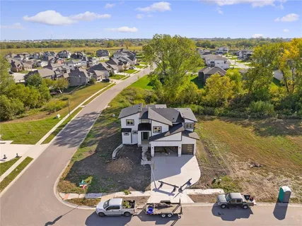 $765,000 | 8901 Shady Bend Road, Lenexa, KS 66227