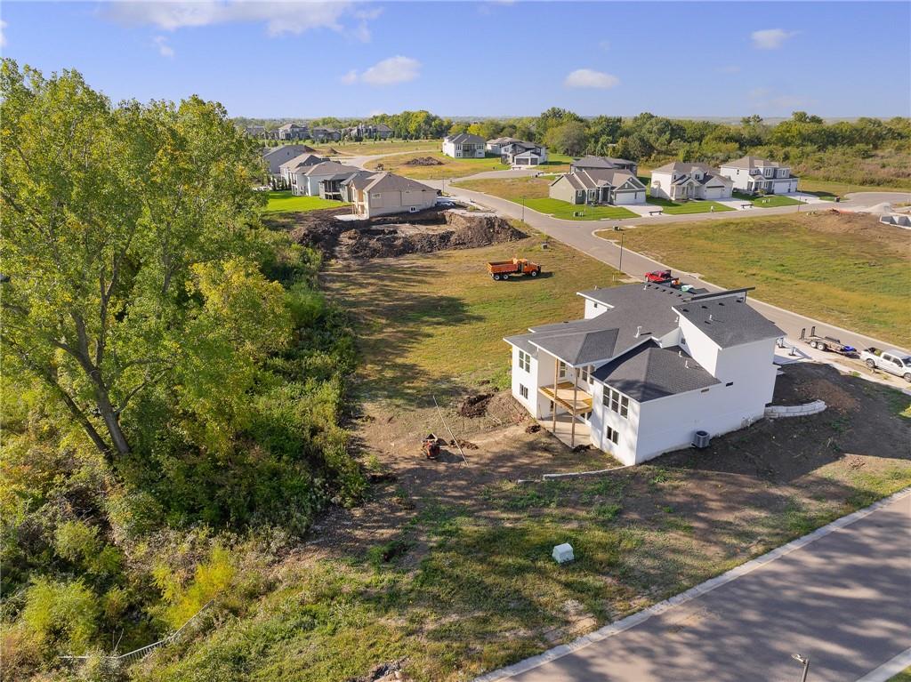 8901 Shady Bend Road Lenexa, KS 66227 - Photo 4 of 12