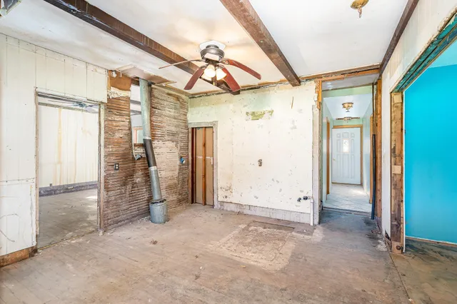 $299,900 | 10099 160th Street West, Montgomery, MN 56069