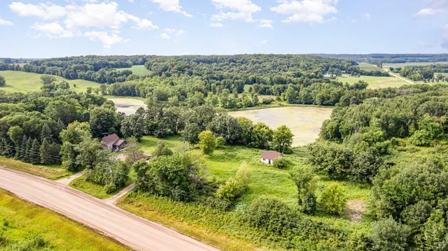 $299,900 | 10099 160th Street West, Montgomery, MN 56069