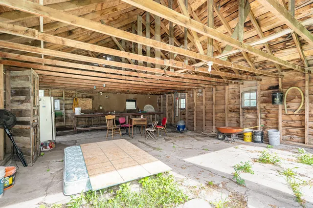 $299,900 | 10099 160th Street West, Montgomery, MN 56069