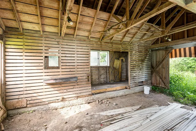 $299,900 | 10099 160th Street West, Montgomery, MN 56069