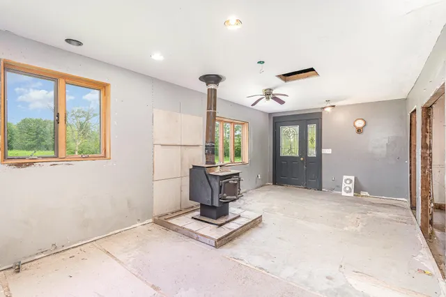 $299,900 | 10099 160th Street West, Montgomery, MN 56069