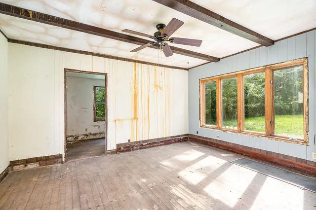 $299,900 | 10099 160th Street West, Montgomery, MN 56069