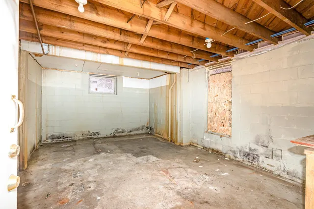 $299,900 | 10099 160th Street West, Montgomery, MN 56069