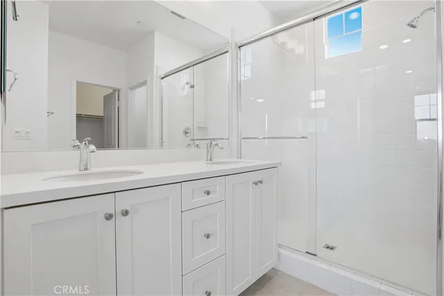 a view of a pathway both side of building