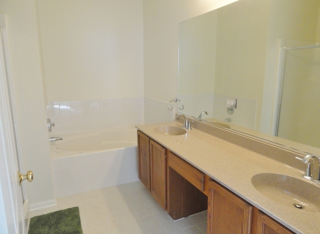 344 Ridge Road North Aurora, IL 60542 - Photo 11 of 21 Gallery Image 11