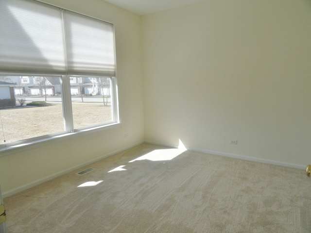 344 Ridge Road North Aurora, IL 60542 - Photo 13 of 21 Gallery Image 13